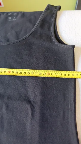 2 Camisetas básicas Mujer. Una S y otra XS.