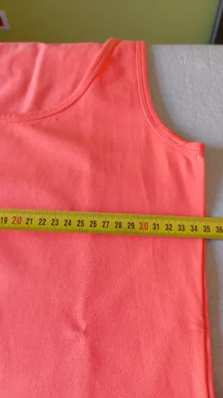 2 Camisetas básicas Mujer. Una S y otra XS.