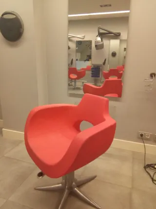 Urge quitar mobiliario por reforma .Muy bajo coste