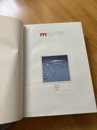 Catálogo Quirúrgico — Martín C 27 (trilingüe)
