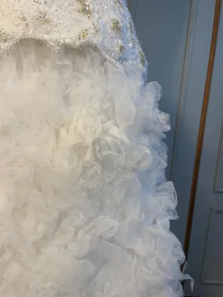 Vestido de Novia Blanco con Pedrería la sposa