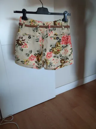 Bermudas florales mujer