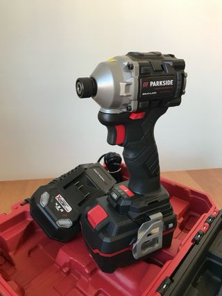 Atornilladora de impacto bateria 4Ah