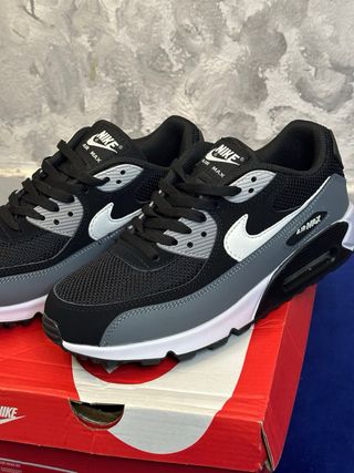 Nike Air Max 90 - Taglia 42