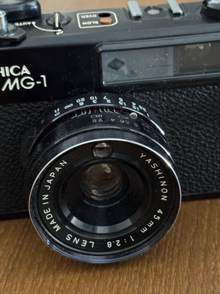 Yashica MG-1 Cámara Telemétrica 35mm