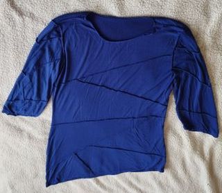 Camiseta azul asimétrica manga 3/4