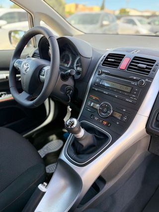 Toyota Auris Toyota Auris 1.4 D-4D Active Confortdrive