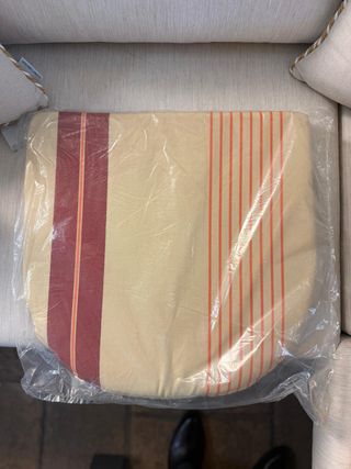 Cojín asiento silla tela beige y rojo