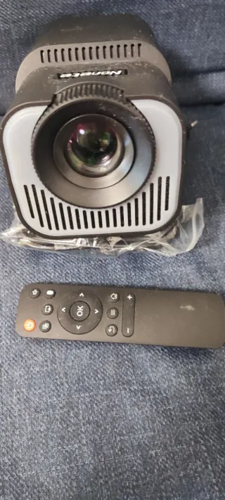 Proyector NONETE N30 Gris y Blanco