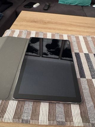 Huawei Mediapad M5 Lite con funda