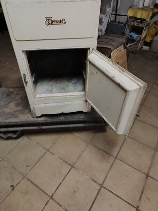 Antigua nevera de hielo Tarrats