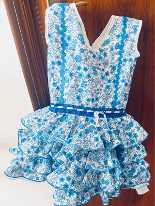 Traje de flamenca azul y blanco