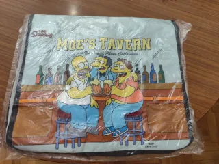 Mochila Los Simpson Moe's Tavern