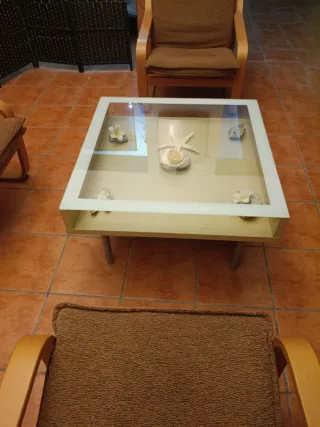 4 sillones y mesa centro madera y cristal
