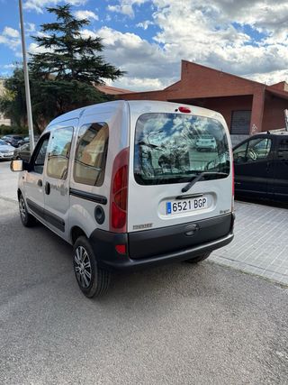 SE VENDE RENAULT KANGOO PAMPA 1.4 CON 176.000 KM
