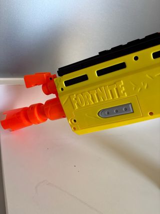Lanzador Nerf Fortnite AR-L a pilas
