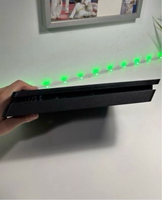 PS4 Slim Negra + 2 Mandos + FIFA 23+ 2 juegos