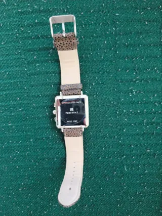 Reloj Pertegaz Caja y Correa Marrón.