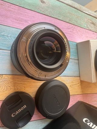 Canon RF 24mm f/1.8 Macro IS STM + parasol oficial