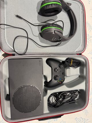 Xbox Series S 1TB Negra + Auriculares y Mando