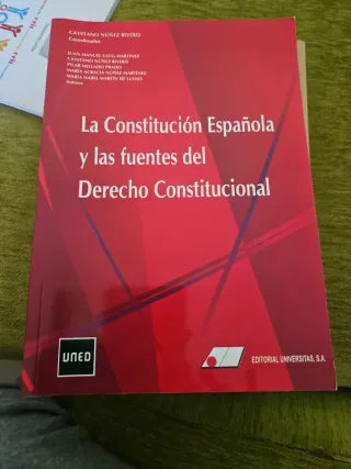 La Constitución Española y las Fuentes del Dere...