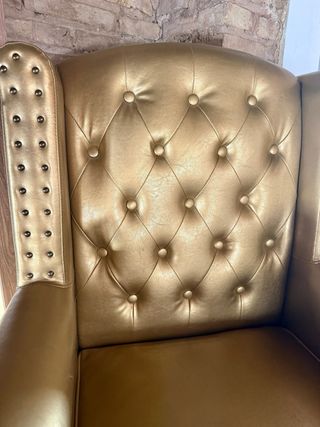 Sillón Chesterfield Dorado Capitoné Vintage