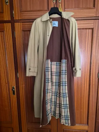 Gabardina Burberry Beige Mujer