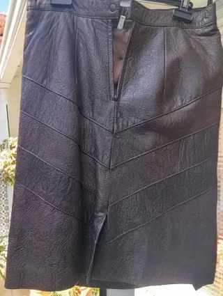 Falda marrón con textura