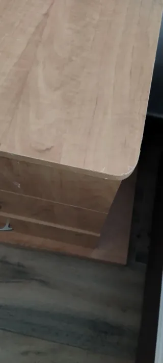 2 mesitas de noche de madera