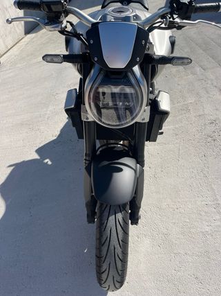 Honda CB1000R 2022 metalizada mate