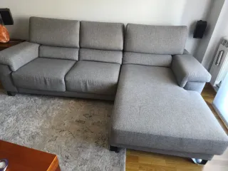 Sofá chaise longue gris tela