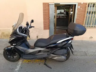 Kawasaki J300 Scooter Negro