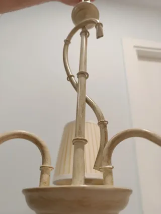 Lámpara forja blanco envejecido 3 tulipas