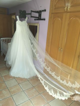 Vestido de Novia + Velo + Guantes