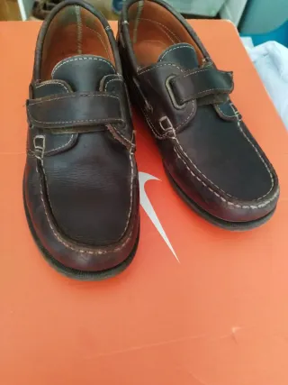 Náuticos de cuero con velcro