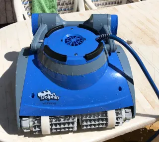 Limpiafondos Dolphin Master M5