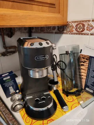 Cafetera DeLonghi Dedica