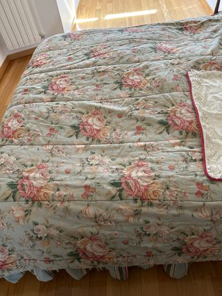 Edredón de lino floral verde y rosa