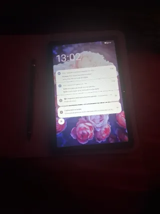 Tablet TCL como nueva 10"1 pulgadas Con lápiz