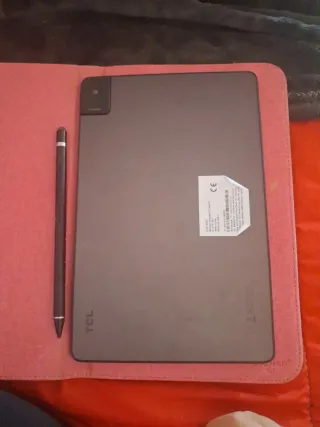 Tablet TCL como nueva 10"1 pulgadas Con lápiz