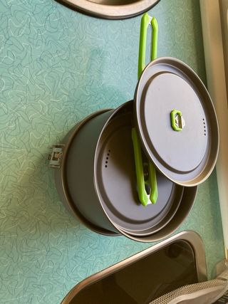 Set di padelle e pentole da campeggio