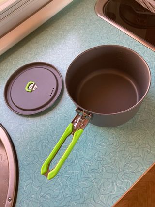 Set di padelle e pentole da campeggio