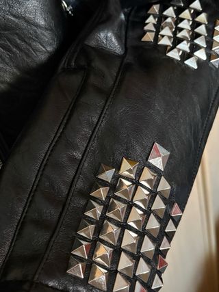 Chaqueta Cuero Bershka Generations Tachuelas Punk