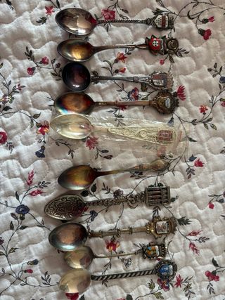 Collezione di 41 Cucchiaini Ricordo
