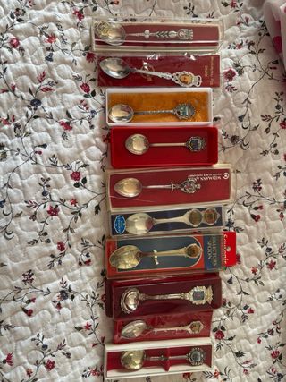 Collezione di 41 Cucchiaini Ricordo