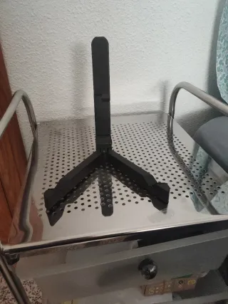 Soporte Tablet Amazon Basics Negro Resistente