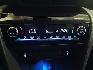 Toyota Yaris Cross Hybrid FWD Style