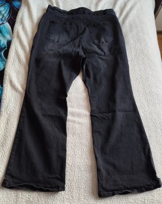 Vaqueros negros bootcut campana suave