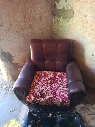 Sofá 3 plazas y 2 sillones de piel a juego