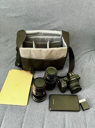 Bolsa Hombro Nikon CF-EU14 Gris/Negra